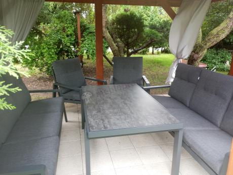 Nowoczesny zestaw mebli ogrodowych dla 8 osób z 2 sofami 200cm, 2 fotelami i stołem 150x90 cm Tavaro Grande Antracite