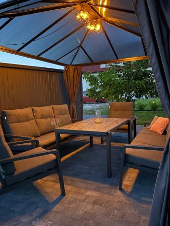 Nowoczesny zestaw mebli ogrodowych dla 8 osób z 2 sofami 200cm, 2 fotelami i stołem 150x90 cm Tavaro Grande Antracite