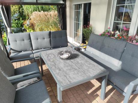 Nowoczesny zestaw mebli ogrodowych dla 8 osób z 2 sofami 200cm, 2 fotelami i stołem 150x90 cm Tavaro Grande Antracite