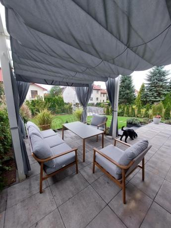 Nowoczesny zestaw mebli Origo z sofą, fotelami i stolikiem - imitacja drewna - Light Grey