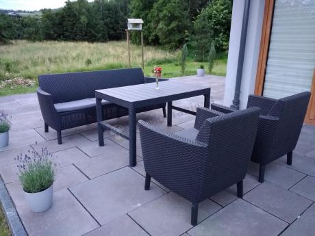 zestaw ogrodowy na nóżkach