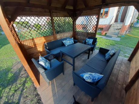 Zestaw ogrodowy z podnoszonym stolikiem