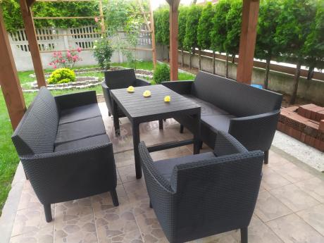 Zestaw ogrodowy z podnoszonym stolikiem