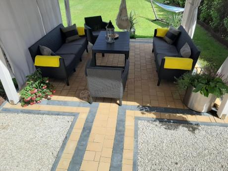 Zestaw ogrodowy z podnoszonym stolikiem