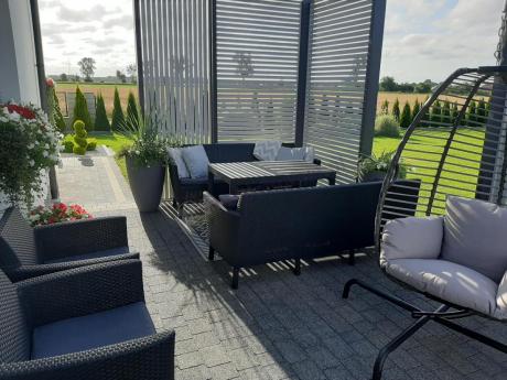 Zestaw ogrodowy z podnoszonym stolikiem