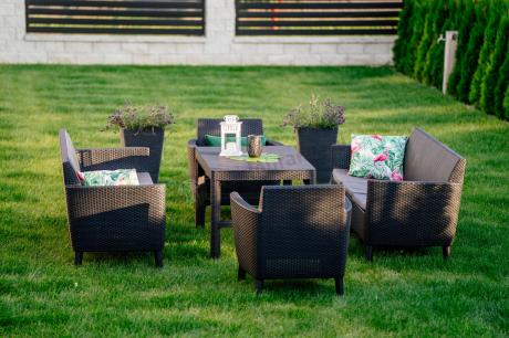 Zestaw ogrodowy z podnoszonym stolikiem