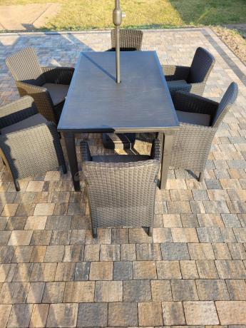 Stół z parasolem i fotele ogrodowe Meblobranie TF6 Plus grafit