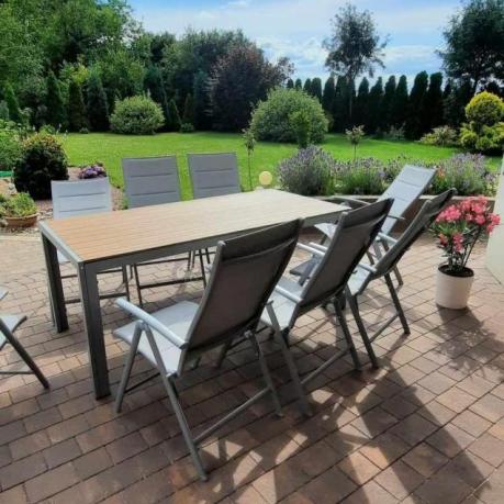 Szare meble ogrodowe - komplet stół i 8 regulowanych krzeseł - Kanbery Wood Silver 8+1