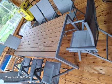 Szare meble ogrodowe - komplet stół i 8 regulowanych krzeseł - Kanbery Wood Silver 8+1