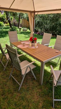 Szare meble ogrodowe - komplet stół i 8 regulowanych krzeseł - Kanbery Wood Silver 8+1