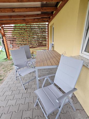 Szare meble ogrodowe - komplet stół i 8 regulowanych krzeseł - Kanbery Wood Silver 8+1