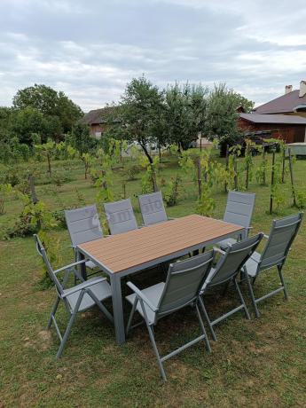 Szare meble ogrodowe - komplet stół i 8 regulowanych krzeseł - Kanbery Wood Silver 8+1