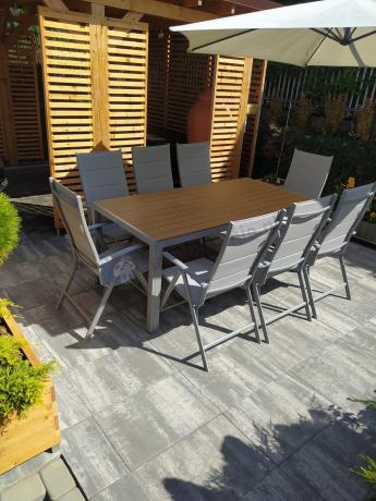 Szare meble ogrodowe - komplet stół i 8 regulowanych krzeseł - Kanbery Wood Silver 8+1