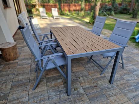 Szare meble ogrodowe - komplet stół i 8 regulowanych krzeseł - Kanbery Wood Silver 8+1