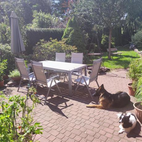 Szare meble ogrodowe - komplet stół i 8 regulowanych krzeseł - Kanbery Wood Silver 8+1