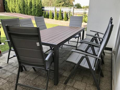 Szare meble ogrodowe - komplet stół i 8 regulowanych krzeseł - Kanbery Wood Silver 8+1