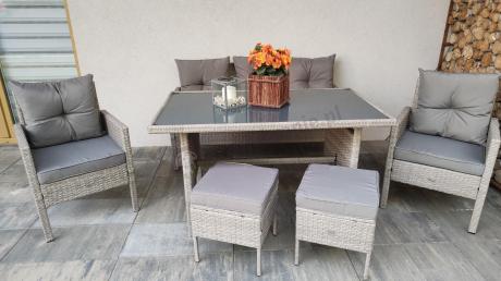 Szare meble ogrodowe technorattan ze stołem obiadowym i sofą Torino Dining