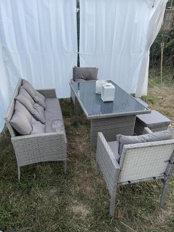 Szare meble ogrodowe technorattan ze stołem obiadowym i sofą Torino Dining