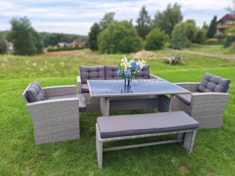 Szare meble tarasowe z wysokim stołem