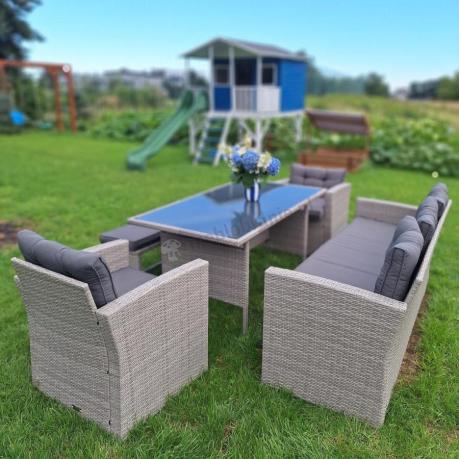 Szare meble tarasowe z wysokim stołem