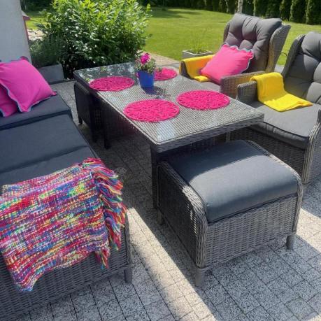 Szare meble technorattanowe na taras z regulowanymi fotelami Laritto Dining + pufy - Grey