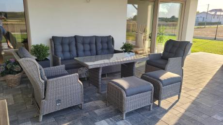 Szare meble technorattanowe na taras z regulowanymi fotelami Laritto Dining + pufy - Grey