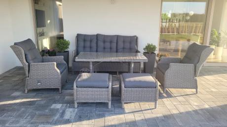 Szare meble technorattanowe na taras z regulowanymi fotelami Laritto Dining + pufy - Grey
