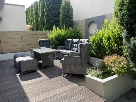 Szare meble technorattanowe na taras z regulowanymi fotelami Laritto Dining + pufy - Grey