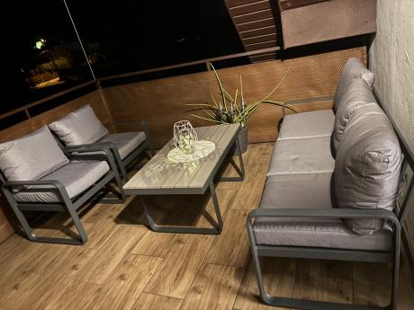 Szare nowoczesne meble na taras - zestaw z sofą i fotelami - Panaon Dining GG