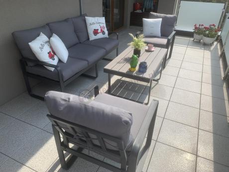 Szare nowoczesne meble na taras - zestaw z sofą i fotelami - Panaon Dining GG