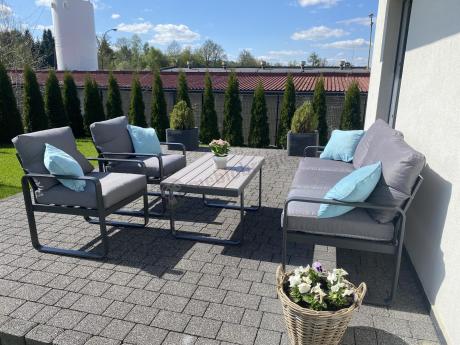 Szare nowoczesne meble na taras - zestaw z sofą i fotelami - Panaon Dining GG