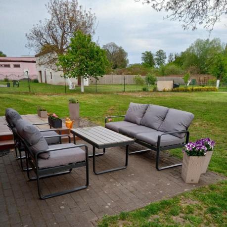 Szare nowoczesne meble na taras - zestaw z sofą i fotelami - Panaon Dining GG