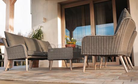 Szary komplet mebli z technorattanu dla 5 osób z sofą i fotelami Cioso