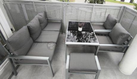 Szary komplet ogrodowy metalowy z sofą 175cm, fotelami i pufami - Sodor Max + pufy - Silver