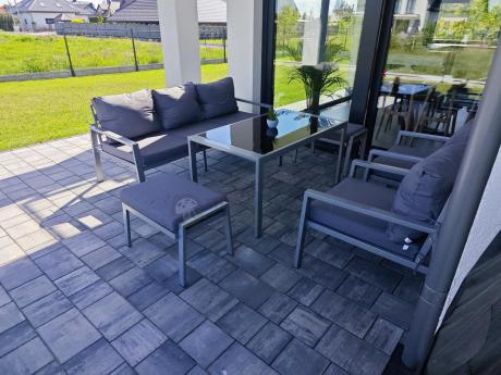 Szary komplet ogrodowy metalowy z sofą 175cm, fotelami i pufami - Sodor Max + pufy - Silver