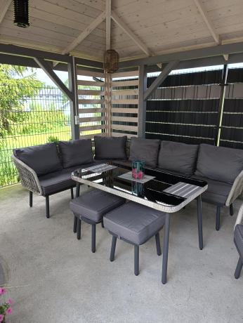 Szary modułowy narożnik na taras z fotelem i pufami Postigo Corner XL