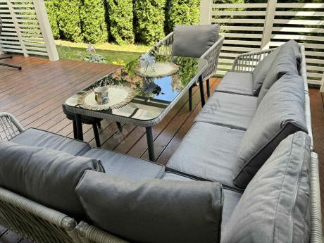 Szary narożnik na taras dla 8 osób z fotelem i pufami Postigo Corner XL