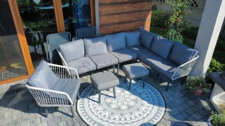 Szary narożnik na taras dla 8 osób z fotelem i pufami Postigo Corner XL