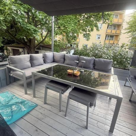Szary narożnik na taras, stół 160cm i 2 pufy - Sodor Corner XL - Silver