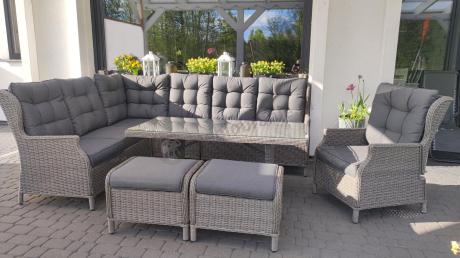 Szary narożnik tarasowy ze stołem 150cm, regulowanym fotelem i pufami - Laritto Corner