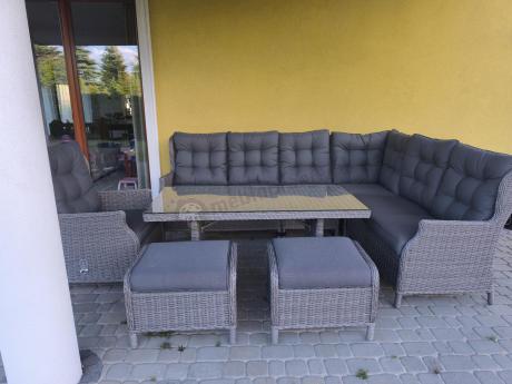 Szary narożnik tarasowy ze stołem 150cm, regulowanym fotelem i pufami - Laritto Corner