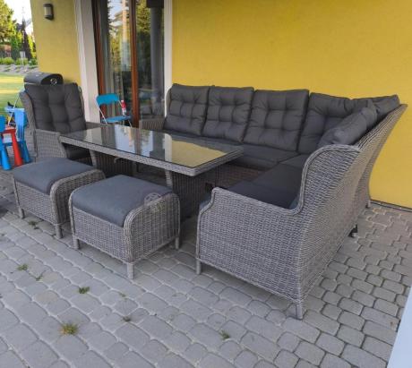 Szary narożnik tarasowy ze stołem 150cm, regulowanym fotelem i pufami - Laritto Corner