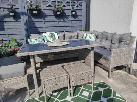 Szary narożnik technorattan 190x140cm ze stołem obiadowym i pufami Torino Corner Grey