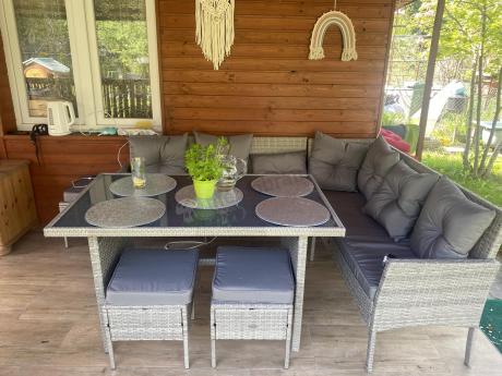 Szary narożnik technorattan 190x140cm ze stołem obiadowym i pufami Torino Corner Grey