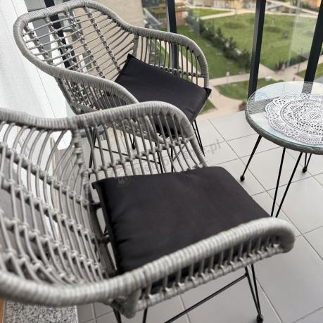 Szary zestaw rattanowy na balkon boho