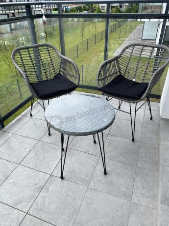 Szary zestaw rattanowy na balkon boho