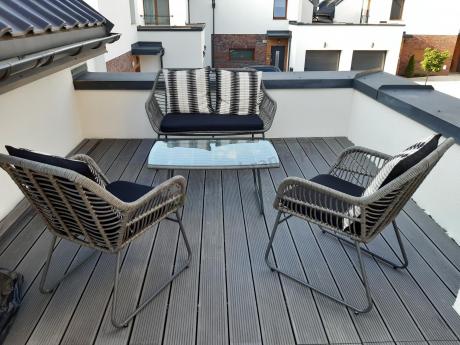 Szary zestaw rattanowy na balkon Torgiano Set