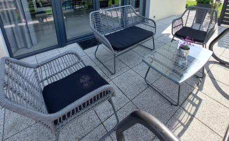Szary zestaw rattanowy na balkon Torgiano Set