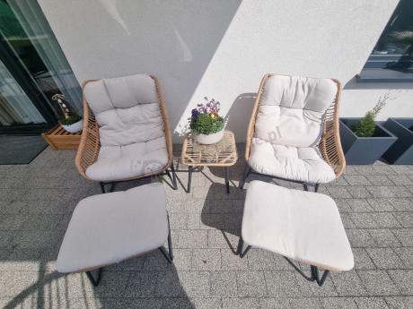 Technorattanowe meble na taras w stylu boho - 2 fotele z podnóżkami - Torgiano Duo - Brown