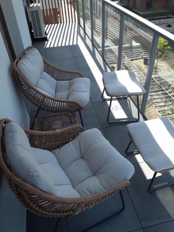 Technorattanowe meble na taras w stylu boho - 2 fotele z podnóżkami - Torgiano Duo - Brown